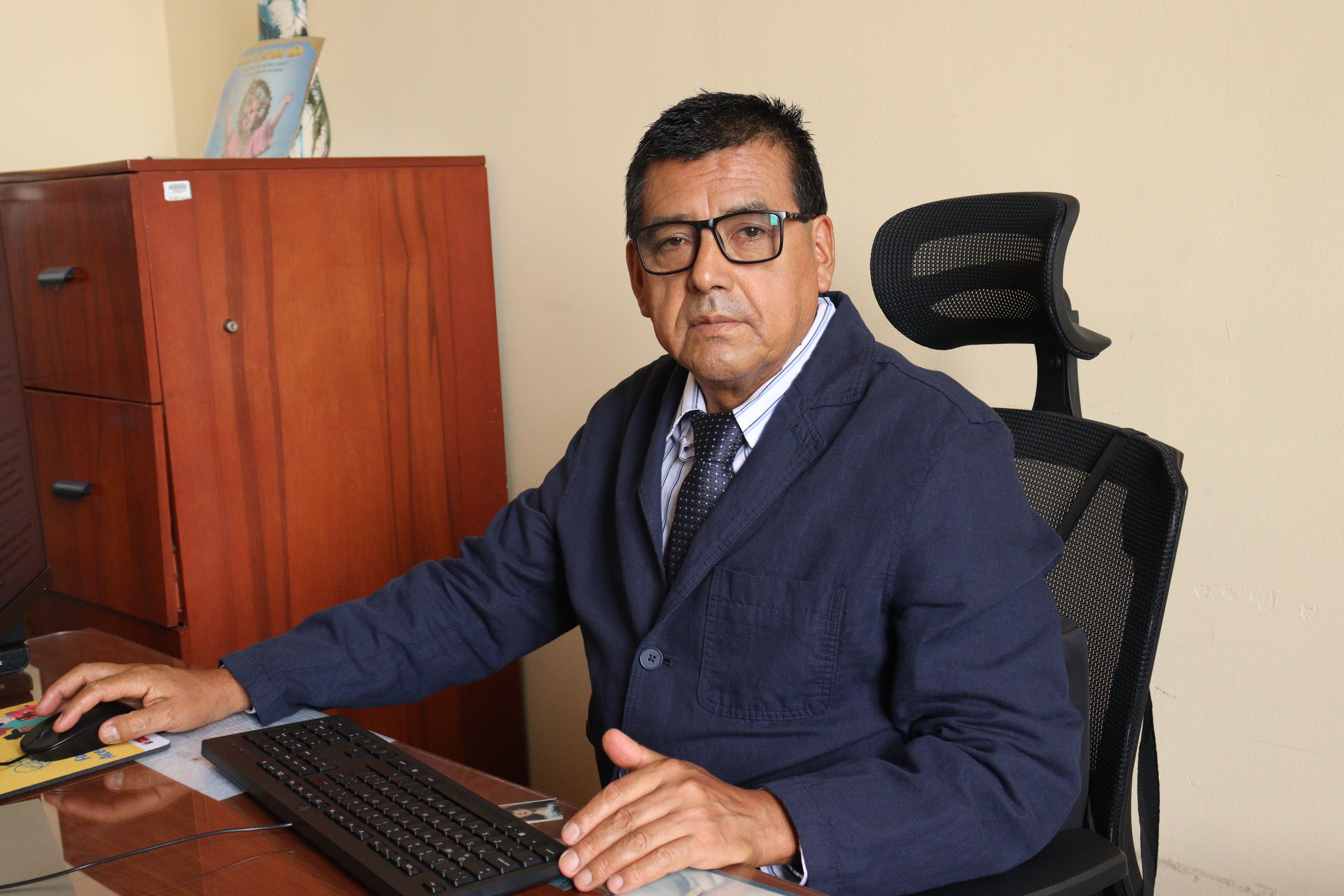 Jefe de la Oficina de Grados y Gestión del Egresado - Mg. Wilder Emilio Moreno López